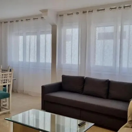 아파트 Two-bedroom In The Town Center